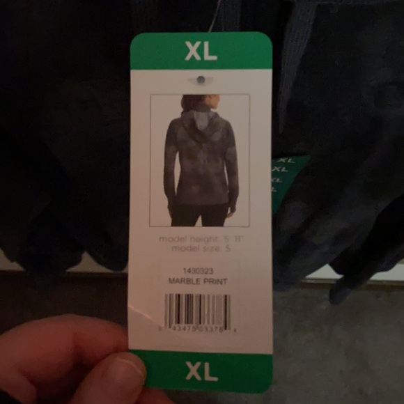 zip up active jacket - Picture 2 of 2